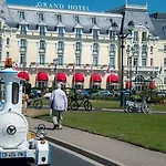 Apartament Lumineux Dans Calme Et Arboree Cabourg